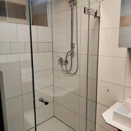 Doppelzimmer Mit Gemeinschaftsbad Und Kleiner Kueche Nannen 382 * אלברשוונדה