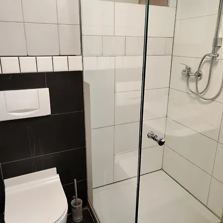 Doppelzimmer Mit Gemeinschaftsbad Und Kleiner Kueche Nannen 382 * אלברשוונדה