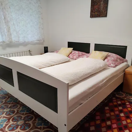 Doppelzimmer Mit Kleiner Kueche Nannen 382 Homestay